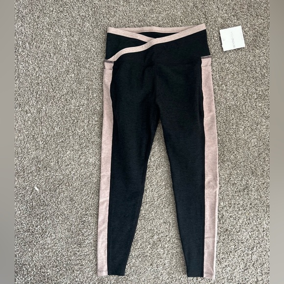 Beyond Yoga Pants - NWT beyond yoga spacedye color block leggings pockets black/neutral XS and large
